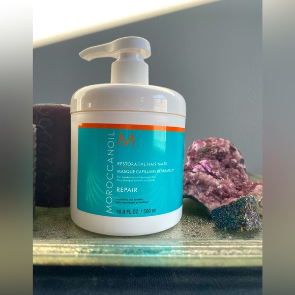 Moroccanoil Restorative Hair Mask 1/2L 500mls - For weakened and damaged hair - Picture 1 of 4
